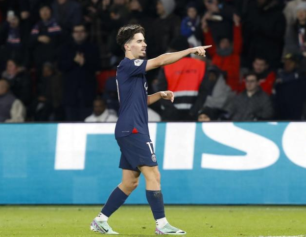 力与人气兼 力与人气兼